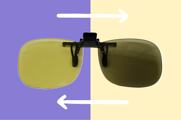 調光による色の変化（イエローレンズ）