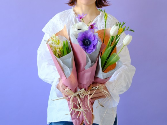 成人式、愛妻の日などの大切な人へのプレゼントにもぴったりなチューリップやアネモネなど 色鮮やかな「球根植物」のおすすめアイテムを展開