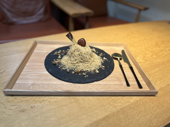 甘栗専門店が新メニュー提供開始！ 賞味期限１０分！？「甘栗屋さんの生絞りモンブラン」
