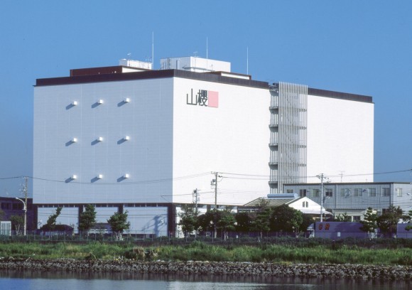 CO2排出量実質ゼロを実現した山櫻の物流センターSakura Cube（サクラキューブ）