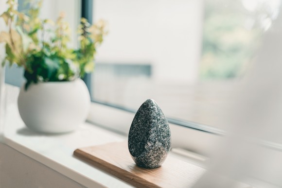 暮らしに馴染む新しいお墓「てのひらぼせき IL（イル）」発売開始