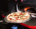 高温500℃で一気に焼き上げるオーガニックピザ