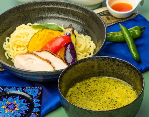 バグースプレイス 9月限定ランチメニュー「グリーンカレーつけ麺セット」