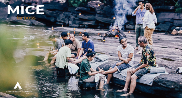 カンボジアのジャングルで青空会議