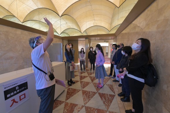 ガイドツアー 愛知県芸術劇場大ホール オープンハウス（2021年）より（C）Kosaku Nakagawa