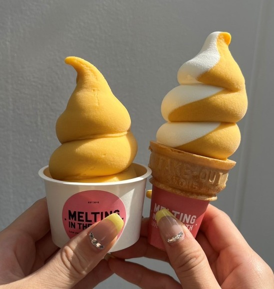 オーガニック牛乳を使ったマンゴーソフトクリーム