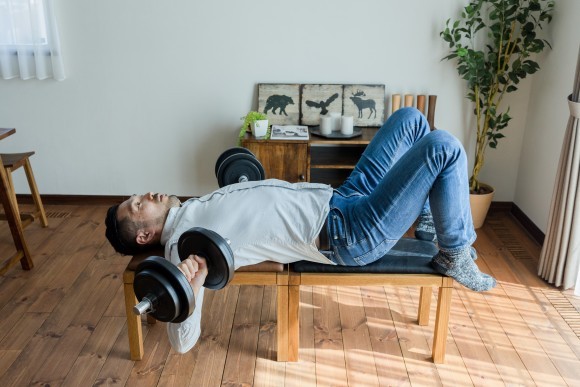 生活空間に溶け込む木製トレーニングベンチFource