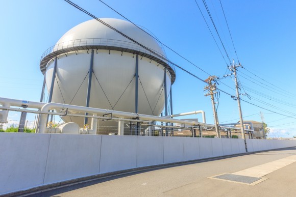 耐震プレキャストコンクリート塀「塀のねっこ」の施工風景