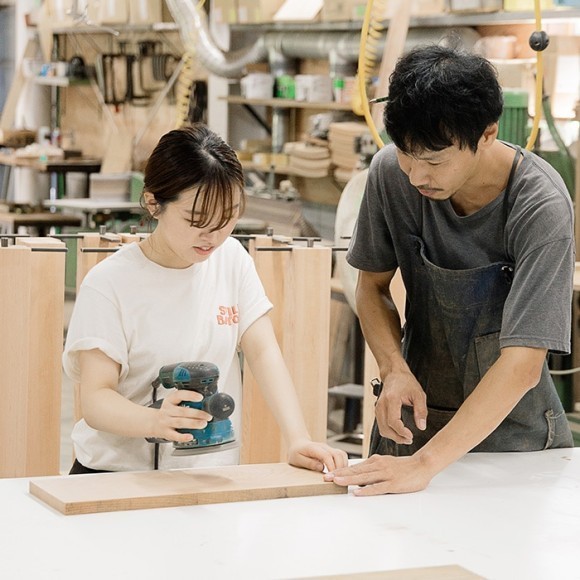 初心者でも大歓迎！工場スタッフが丁寧に指導します。