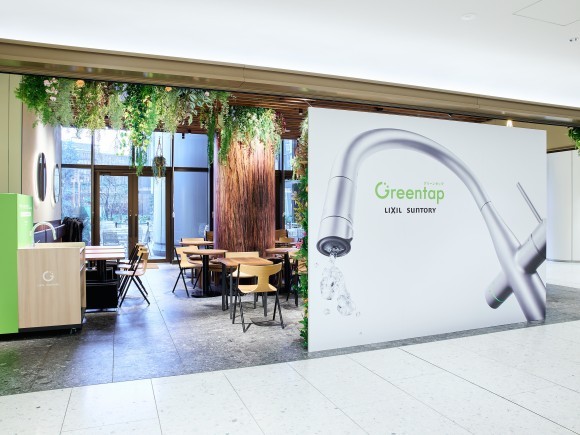 高さ2.4mの壁一面の巨大蛇口がフォトスポットとして登場！