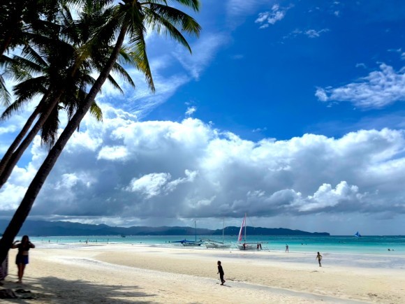 ボラカイ島のホワイトビーチ