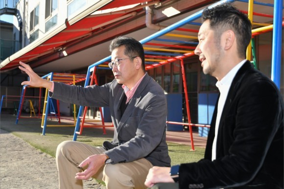 理事長・園長の小島 聖先生。インタビュアーはリンクエイジの大野