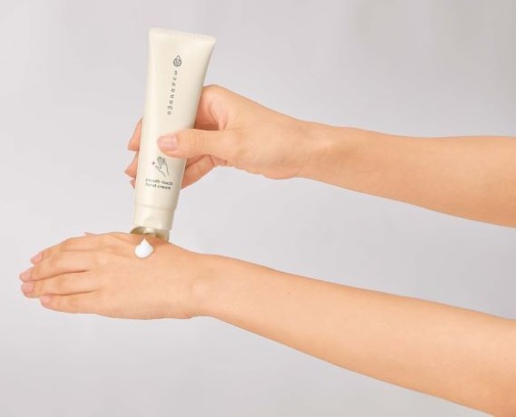 スハダモ　スムースタッチハンドクリーム