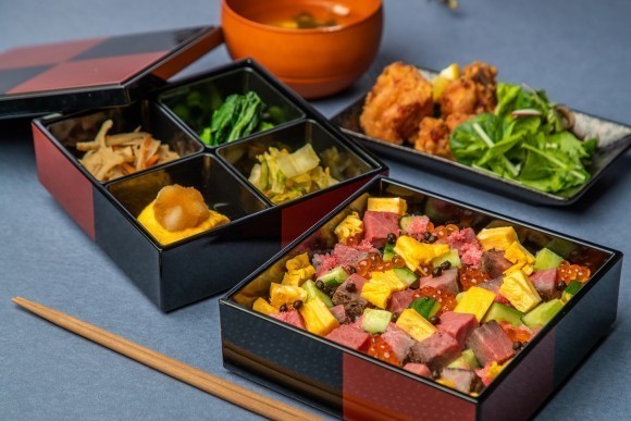 4月限定ランチ「蔵王牛のローストビーフちらし重」