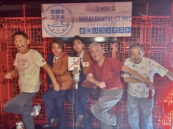 優勝は九州男子"（正面　左からゆーとぴあ ピース師匠　ホープ師匠　西田和昭さん）