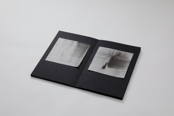 『神迎え 特装版』の見開きページ