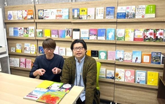 大阪市福島区にあるコワーキングスペース「GRANDSLAM」様へ5タイトルの書籍寄贈。【Baton Books】