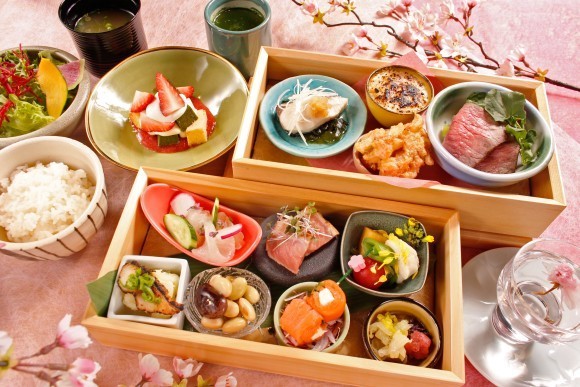 春の食材を木箱に詰め込んだ 『春爛漫 産地のお花見おべんとう』