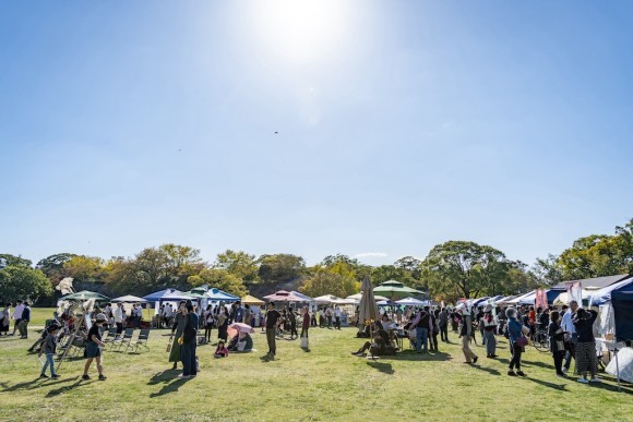 昨年の舞鶴公園でのマルシェの様子