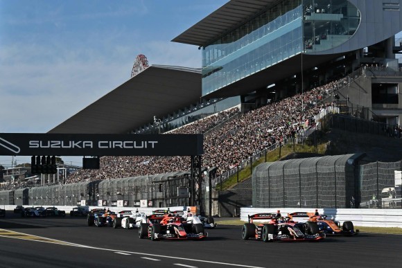 瑶⼦⼥王杯2025 SUPER FORMULA 来場者数過去最⾼更新！〜昨年記録した過去最⾼21万⼈を更新し、前年⽐126%となる来場者数26.4万⼈を達成〜