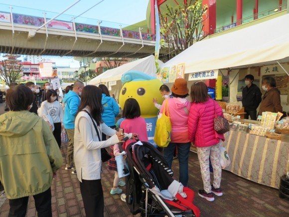 昨年度の様子　かわいいご当地キャラもいます♪