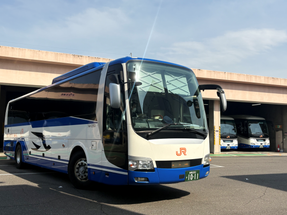 JR東海バス　青屋根車両(愛称：青坊主)