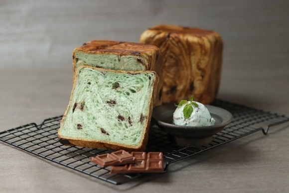 「ブーランジェリー　リリッカ」オリジナル　チョコミントデニッシュ　一斤680円（税込）2023年10月28日新発売