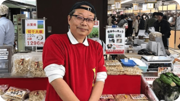 日本漬物株式会社・後藤社長、展示会で自慢の漬物を紹介