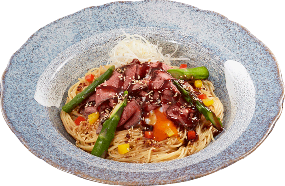 ジョリーパスタ_ローストビーフとグリーンアスパラ_半熟卵の醤油ソース