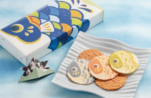 5月5日は端午の節句】こいのぼりを描いた「えびせんべい」など