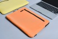 Compact Sleeve in Flight Nylon for MacBook Pro 13" (Orange/Yellow) ¥6,930(税込 )