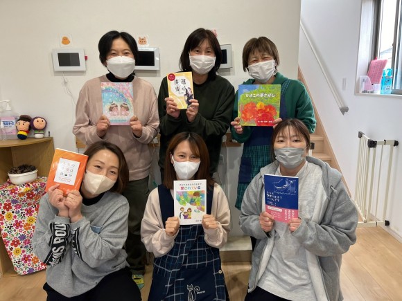 滋賀県湖南市にカワテイノベーション株式会社様へ31タイトルの書籍寄贈。【Baton Books】